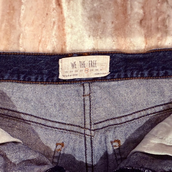 Women’s We The Free button fly cut off denim shorts- Size 28 - Picture 4 of 7